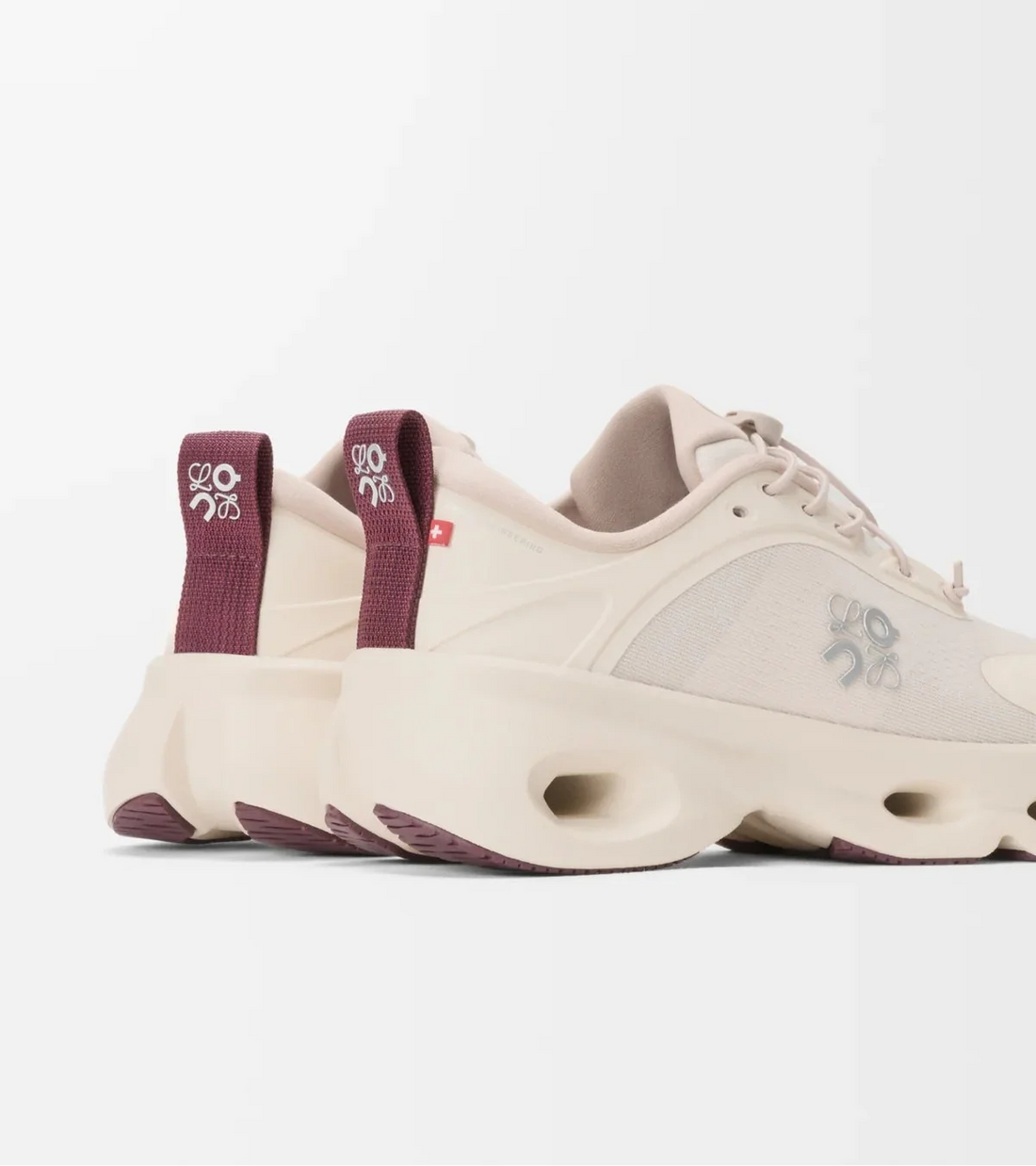 On Running Cloudsolo LOEWE Sand Burgundy